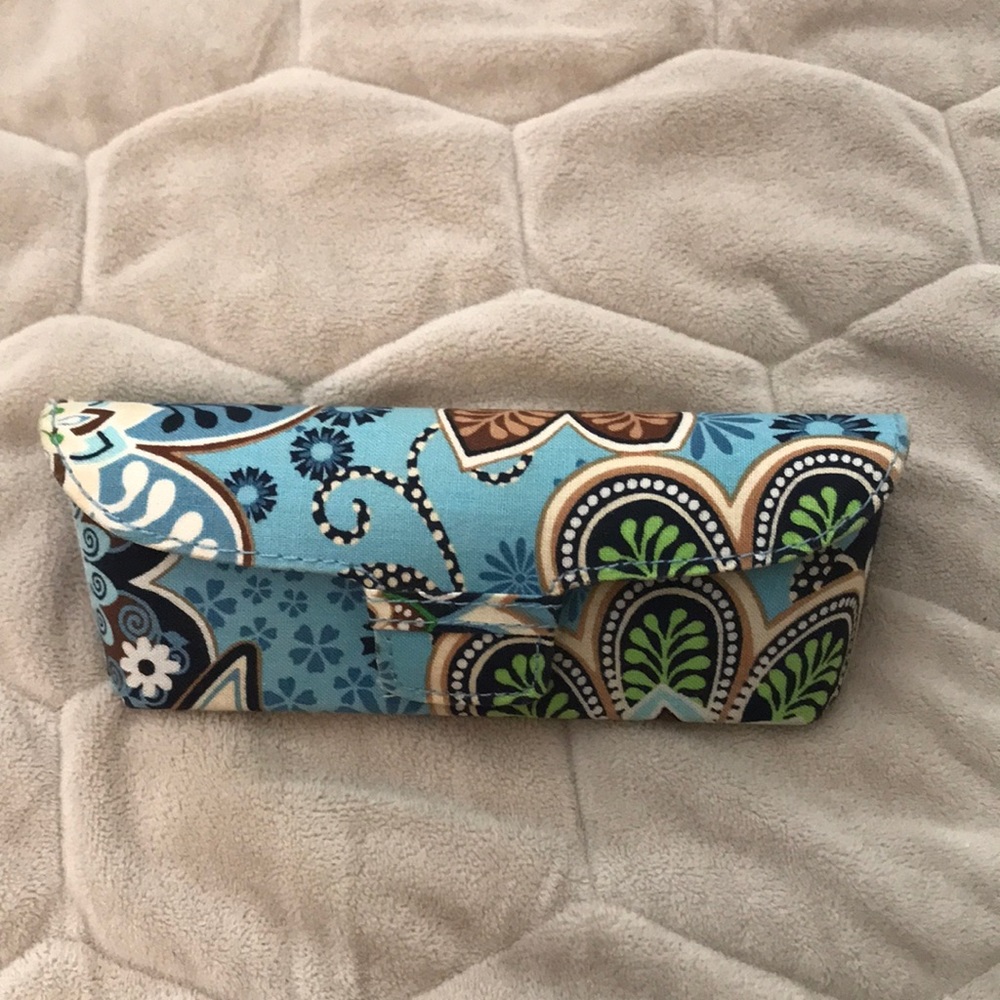Vera Bradley eyeglass case. Bali Blue.